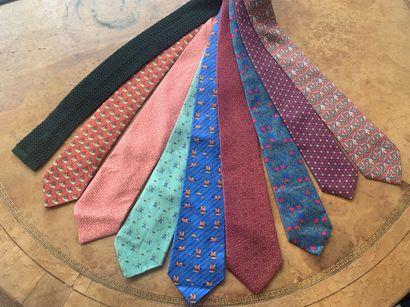 HERMES

Lot de 9 cravates dont 1 en croc...