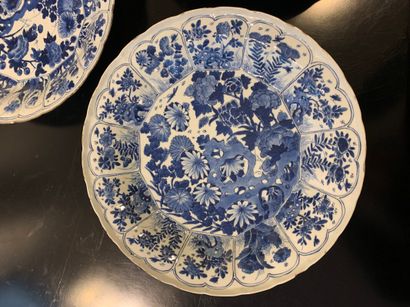 CHINE 

Ensemble de trois grands plats à...