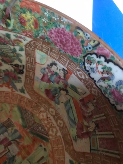 CHINE, Canton - Fin XIXe siècle

Bol en porcelaine...