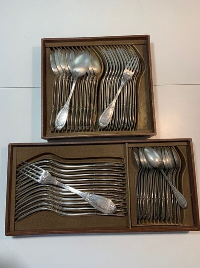 12 grandes fourchettes, 12 couverts à entremets,...