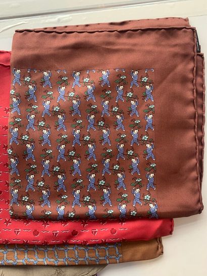 HERMES

Lot de 6 pochettes en soie