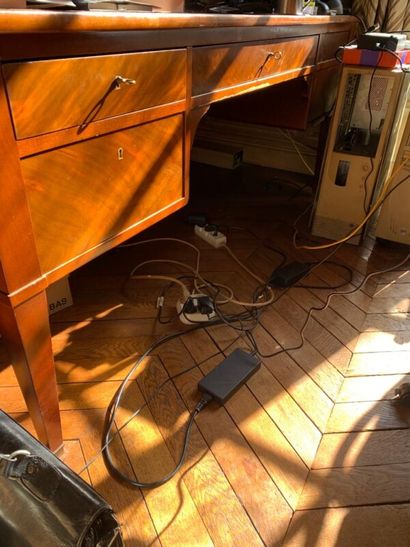 Office furniture in varnished wood cherry...