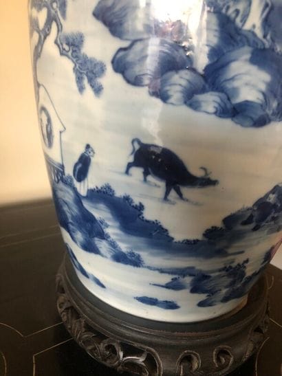 Large blue and white porcelain vase.

Asia

Mounted...
