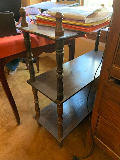 Lot: game table (accidents), small shelves...