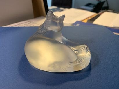 LALIQUE - FRANCE

Small reclining cat

Length...