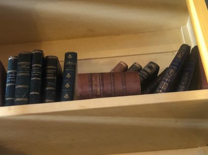 Ensemble de livres reliés