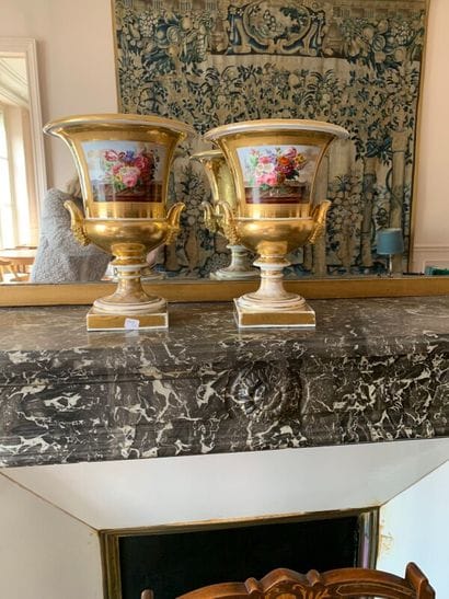 Pair of Medici vases in porcelain of Paris

Height:...