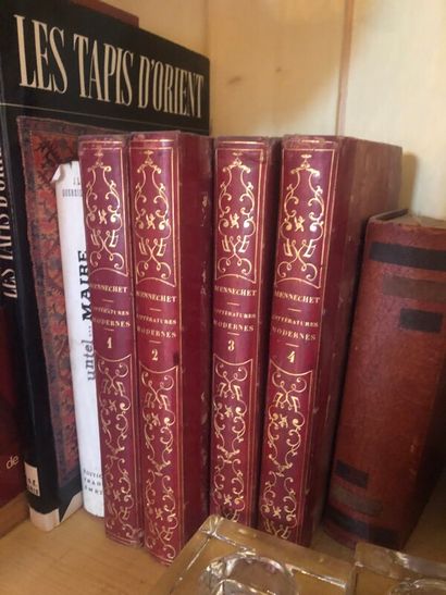Ensemble de livres reliés