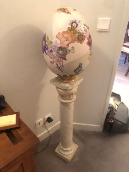 Lampe en papier peint en forme d'oeuf à décor...