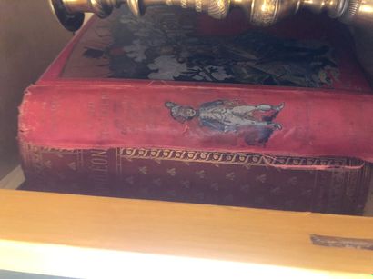 Ensemble de livres reliés