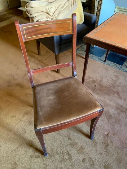 Lot: 3 chairs in stained wood (accidents);...