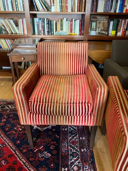 Lot: 3 chairs in stained wood (accidents);...