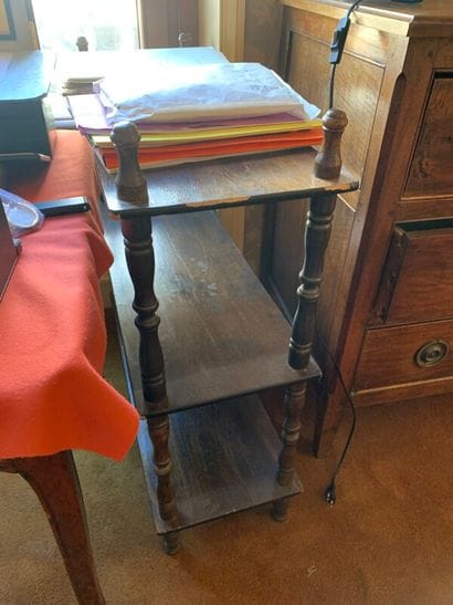 Lot: game table (accidents), small shelves...