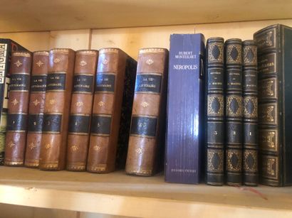 Ensemble de livres reliés