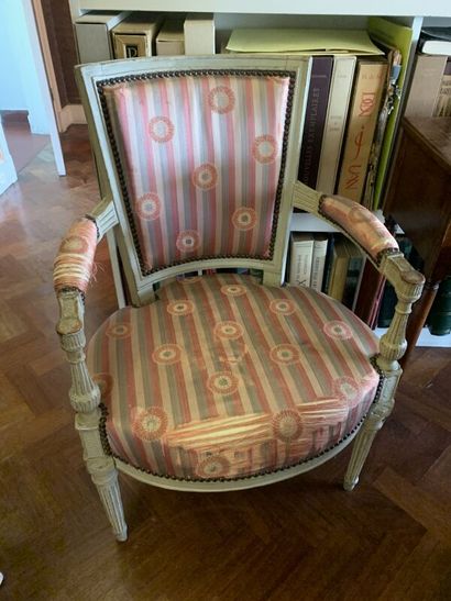 2 fauteuils en bois peint crème Directoi...