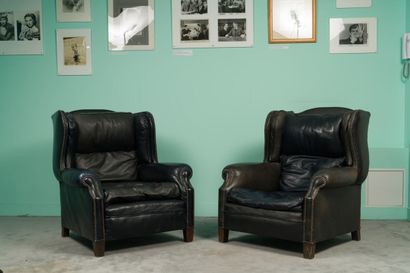 *Paire de fauteuils confortables en cuir...