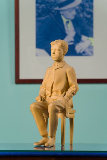 *Sculpture en résine représentant Rimbaud.
Cachet...
