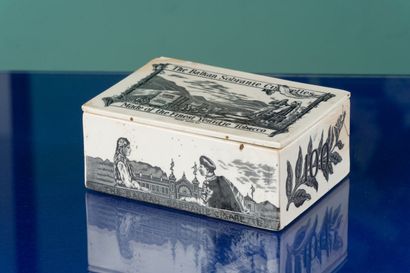 Boîte à cigarettes en céramique noir et blanche....
