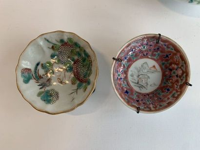 CHINE vers 1900
Théière en porcelaine émaillée...
