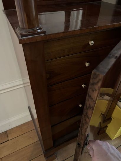 Meuble de dressing en acajou et placage d'acajou...