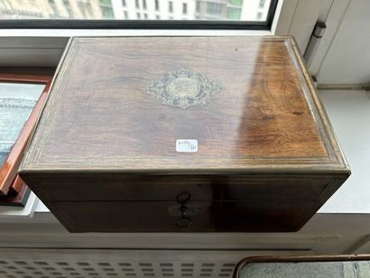 Coffret de voyage de la maison Th. ANNEE...
