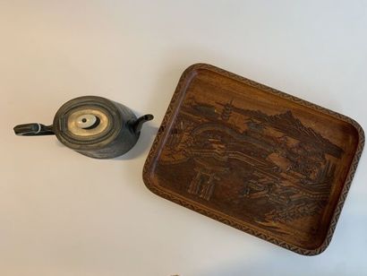 JAPON vers 1900
Lot composé d'un théière...