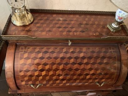 Small cylinder desk in veneered wood and...