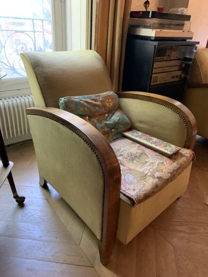 Set comprising a 50's TV stand with brace...
