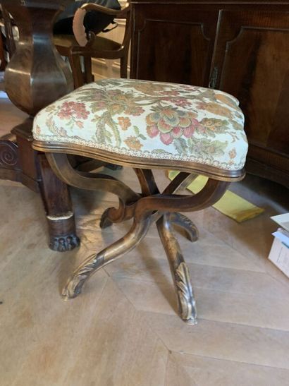 Louis-Philippe period tripod pedestal table,...