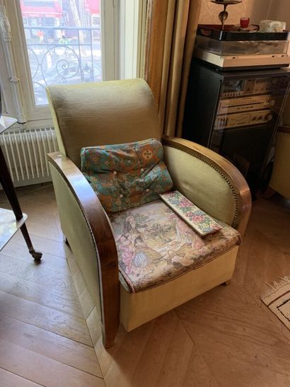 Set comprising a 50's TV stand with brace...