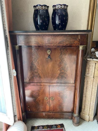 Mahogany and mahogany veneer desk opening...