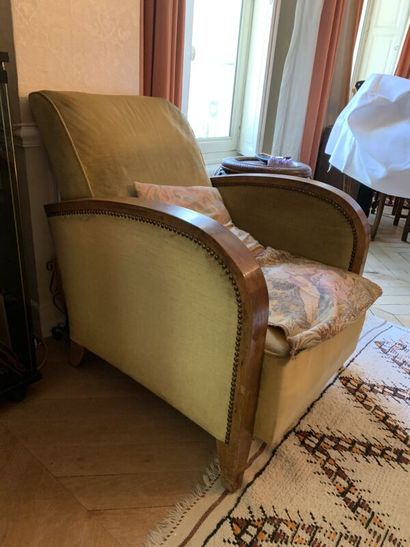 Set comprising a 50's TV stand with brace...