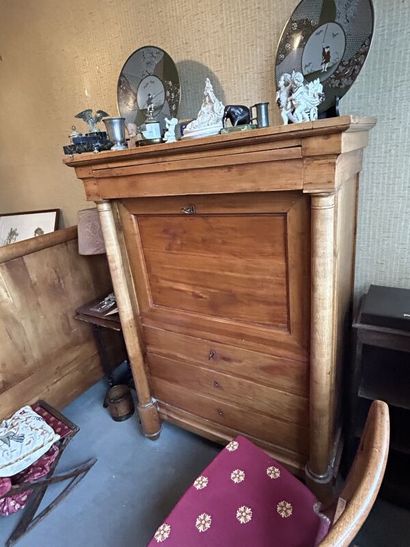 Veneered desk with detached columns, opening...