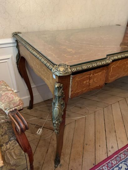 Flat desk in veneered wood with scrolls and...