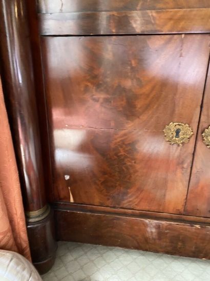 Mahogany and mahogany veneer desk opening...