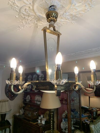 Suspension set including : 
- A Louis XVI-style...