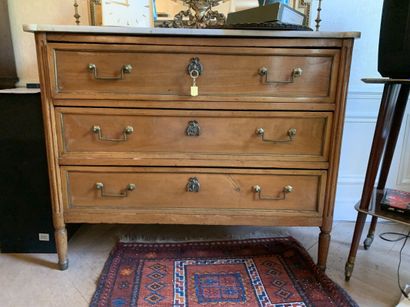 Chest of drawers in light wood and brass...