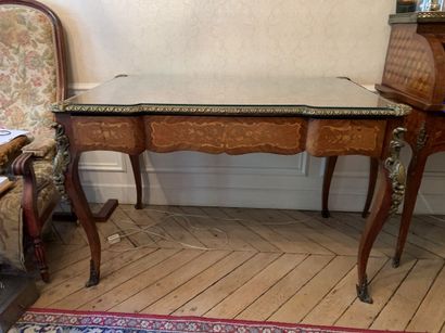 Flat desk in veneered wood with scrolls and...