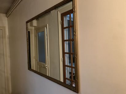 Rectangular gilded wood mirror. 87 x 116...