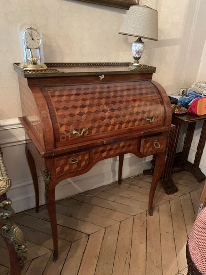 Small cylinder desk in veneered wood and...