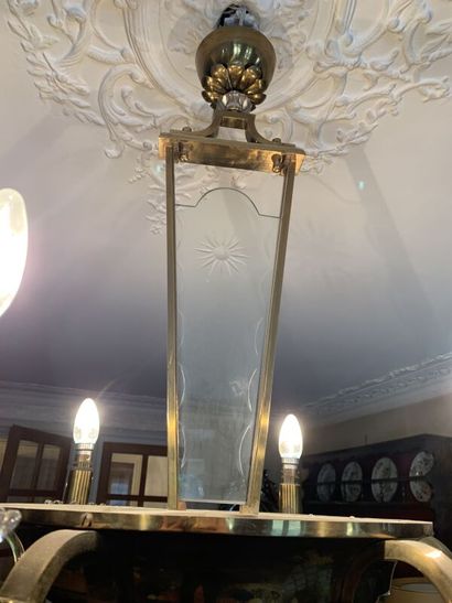 Suspension set including : 
- A Louis XVI-style...