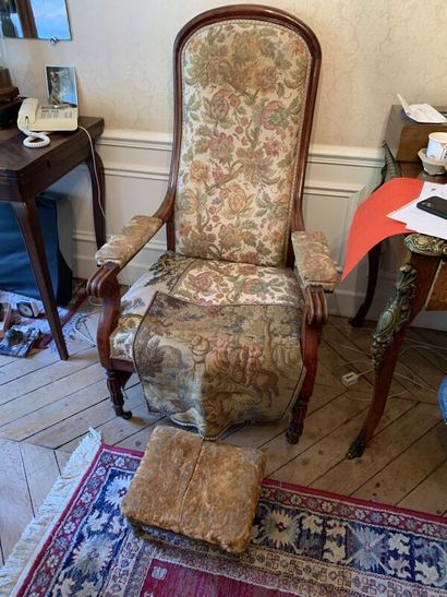 Antique game table, regional work. 
75 x...