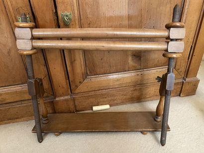 Natural wood loom. H44xW54cm