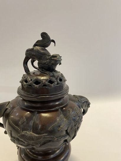 JAPAN circa 1900
Bronze incense burner with...