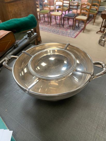 Silver-plated caviar bowl with two handles,...