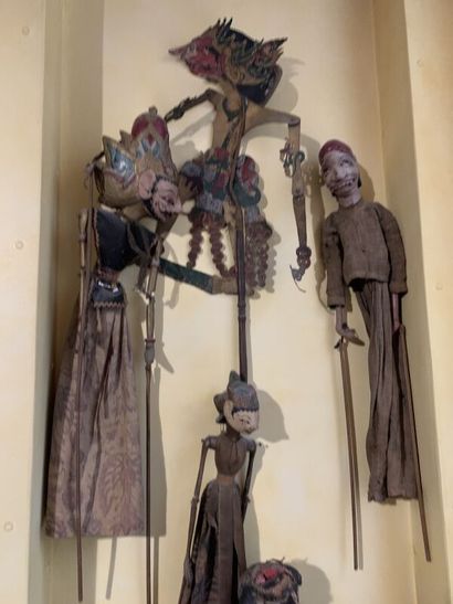 Set of approx. 12 puppets.