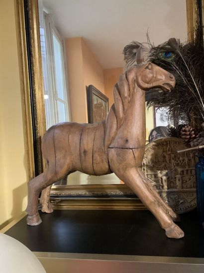 Horse in natural wood. Height: 56 cm