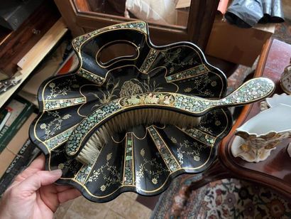 A set of 4 Martin varnish-style boxes in...