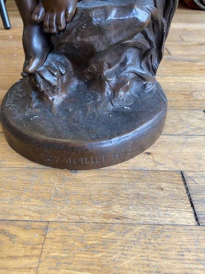 Marcel DEBUT
Woman with a jug
Proof in bronze...