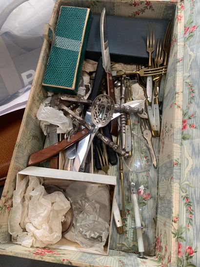 LOT of lead soldiers and silver-plated c...